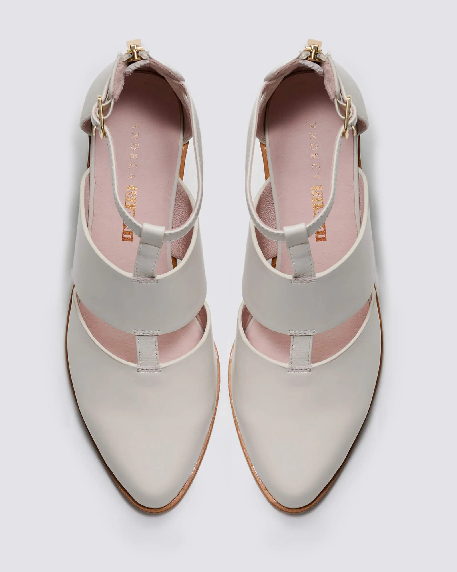 EMBER BLOCK HEELS ALMOND LEATHER